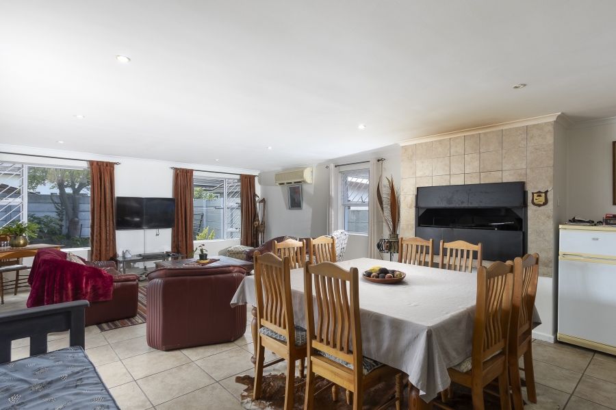 3 Bedroom Property for Sale in Lochnerhof Western Cape